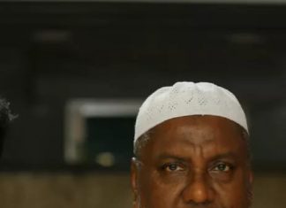 বৃহত্তর নোয়াখালী পেপার মার্চেন্ট বহুমূখী সমবায় সমিতি লিঃ নির্বাচনে ২০২০-২০২৩ সভাপতি পদে প্রার্থী হাজী মোহাম্মদ নুরুল আমিন ।