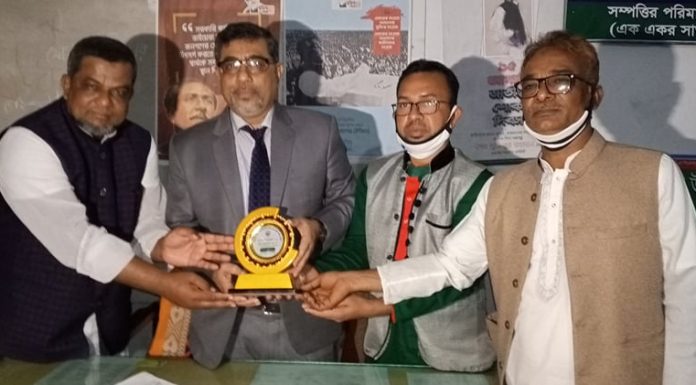 শাহ জকি উদ্দিন উচ্চবিদ্যালয়ের প্রাক্তন ছাএছাএী সমন্বয় ফোরামের উদ্যেগে আলোচনা, শীতবস্ত্র বিতরন ও চক্ষু চিকিৎসা সেবা প্রদান অনুষ্ঠান, প্রধান অতিথি, গনপ্রজাতন্ত্রী বাংলাদেশ সরকারের অতিরিক্ত সচিব (অবঃ) বীর মুক্তিযোদ্ধা মোঃকায়কোবাদ স্যার
