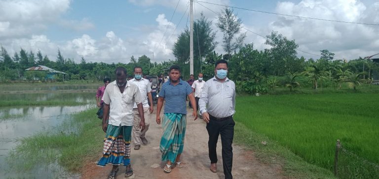 লক্ষ্মীপুরে মৎস্য খামারীকে অর্থদন্ড