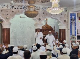 লক্ষ্মীপুর চকবাজার জামে মসজিদে সাধারণ মুসল্লীবৃন্দের সাথে শুভেচ্ছা বিনিময়