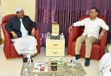 চরমোনাই পীরের বাসায় তারেক রহমান