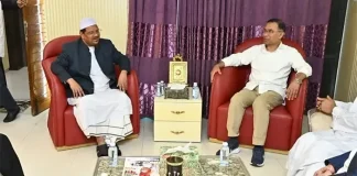 চরমোনাই পীরের বাসায় তারেক রহমান